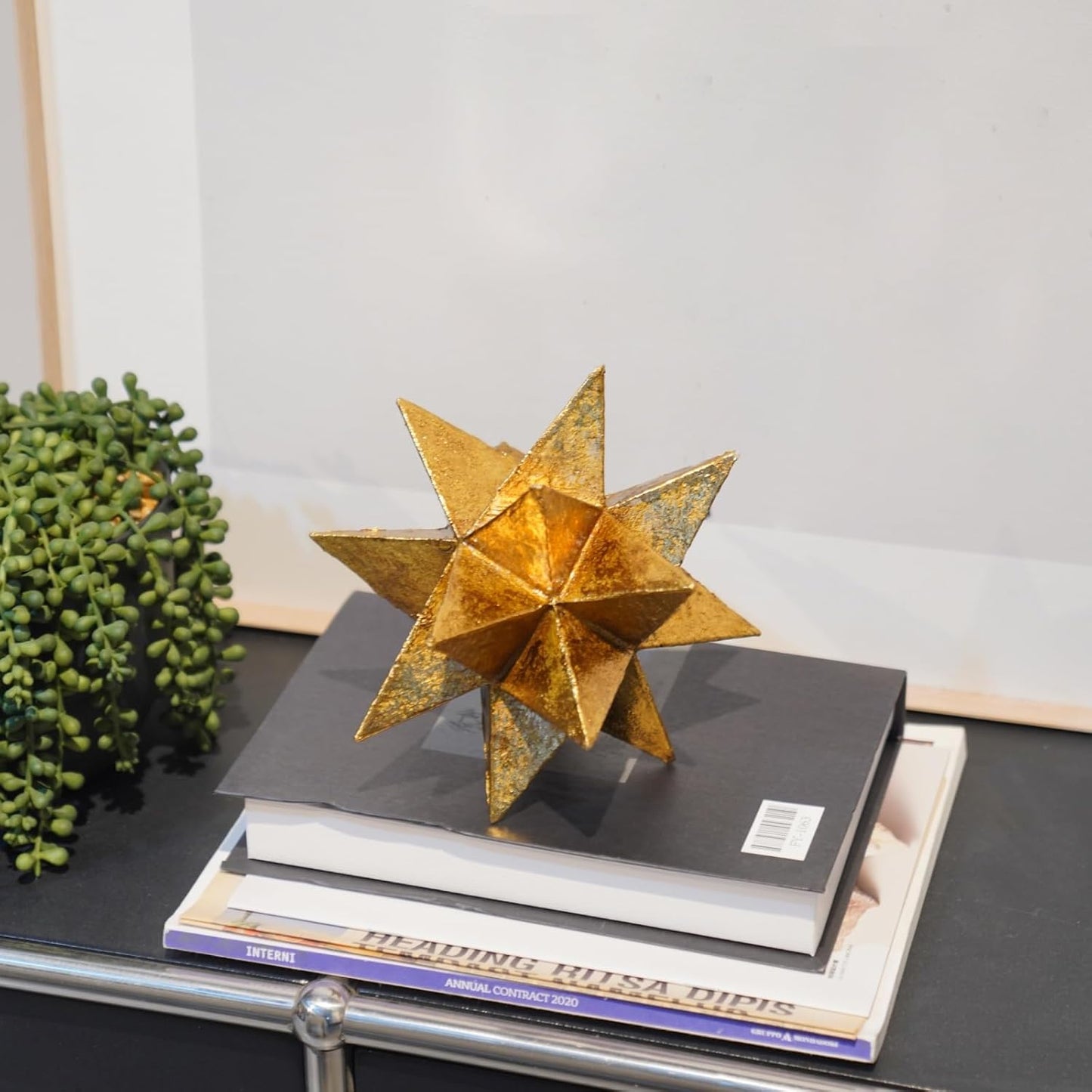 Modern Style Indoor Home Decor Resin Gold Multi-Angle Stars Abstract Geometric Sculpture