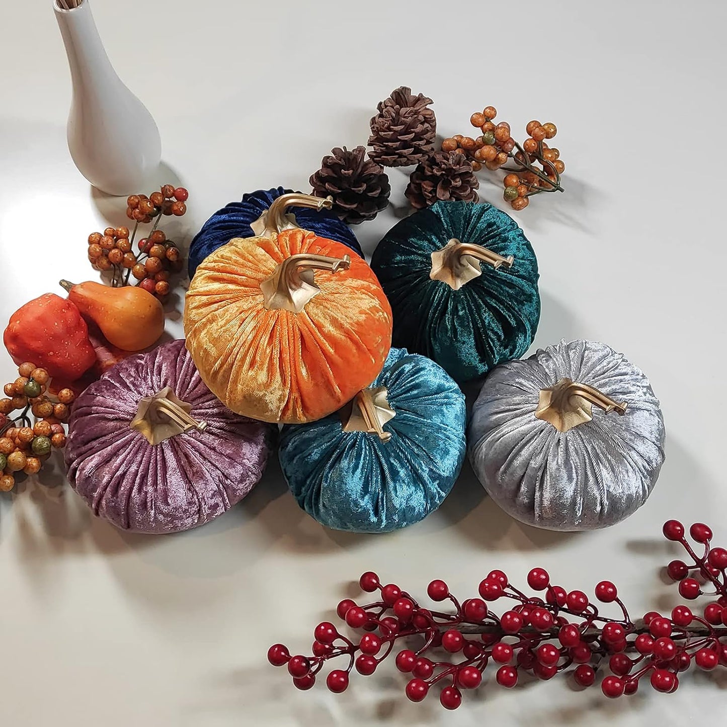 6 Pack Velvet Artificial Pumpkins Set Velvet Fabric Decoration Pumpkins Lifelike Harvest Pumpkins for Halloween